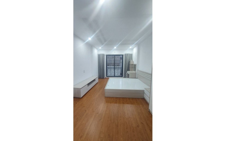 Bán gấp giá rẻ Bùi Xương Trạch 52m, 4 tầng, mặt tiền 5m, 8.8  tỷ Thanh Xuân.
+ 19/6/2024 cần tiền bán gấp hạ chào 1.7 tỷ giá chào mới 8.8 tỷ quý